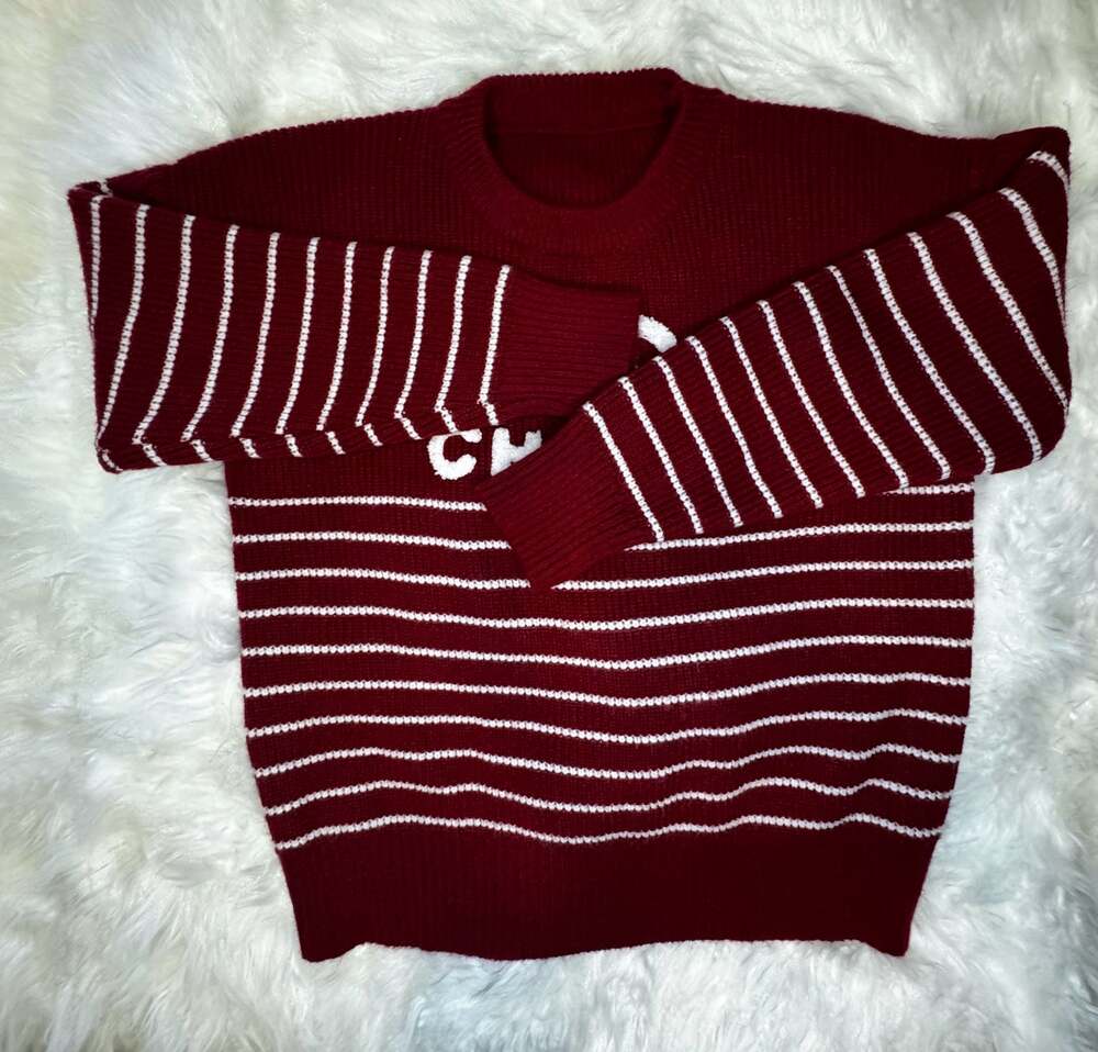 Ch^nl  ladies knitted sweater, NWOT